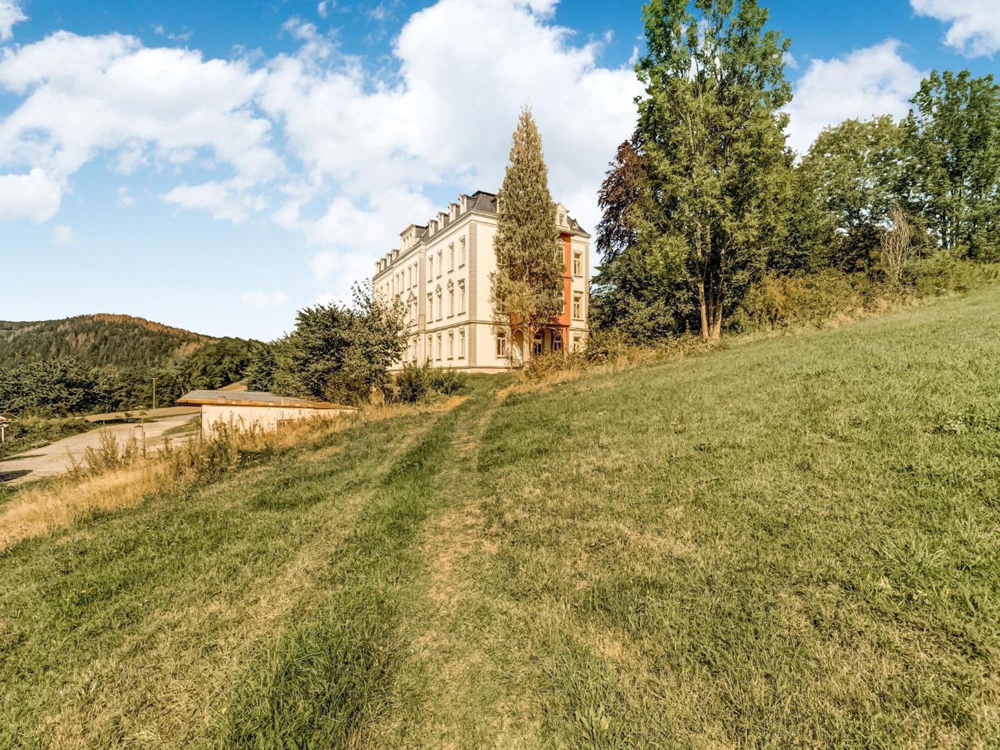 Alluring Villa In Grunhainichen Borstendorf With Garden Leubsdorf Экстерьер фото